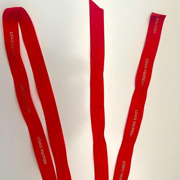 LOUIS VUITTON Red Ribbon - Picture 4 of 5